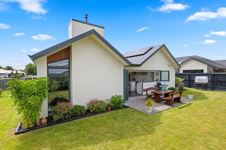 Photo of property in 17 Rose Manor Drive, Springlands, Blenheim, 7201