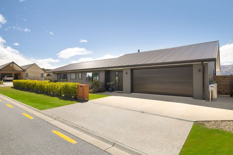 Photo of property in 12 Sawdon Street, Wanaka, 9305