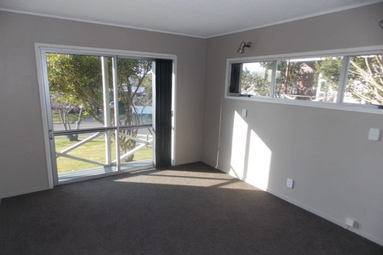 Photo of property in 2 Hinau Street, Pukehangi, Rotorua, 3015