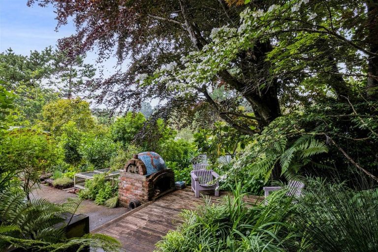 Photo of property in 25 Saxton Road, Upper Vogeltown, New Plymouth, 4310