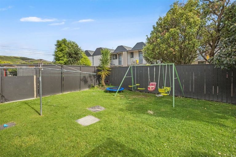 Photo of property in 5/35 Mana Esplanade, Paremata, Porirua, 5026