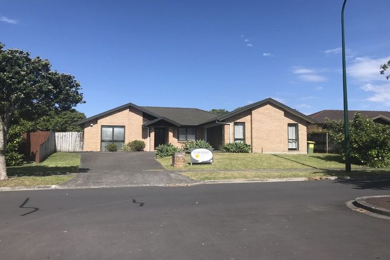 Photo of property in 102 Armoy Drive, East Tamaki, Auckland, 2016