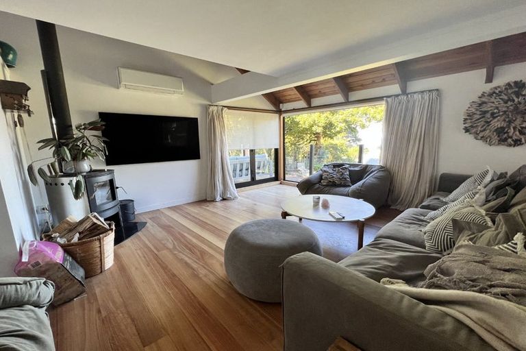 Photo of property in 23 Telephone Road, Birkenhead, Auckland, 0626