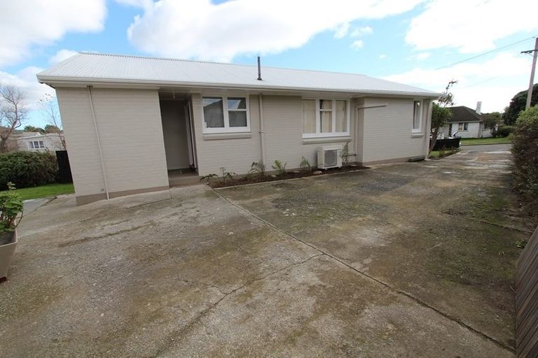 Photo of property in 6 Fawn Street, Cannons Creek, Porirua, 5024
