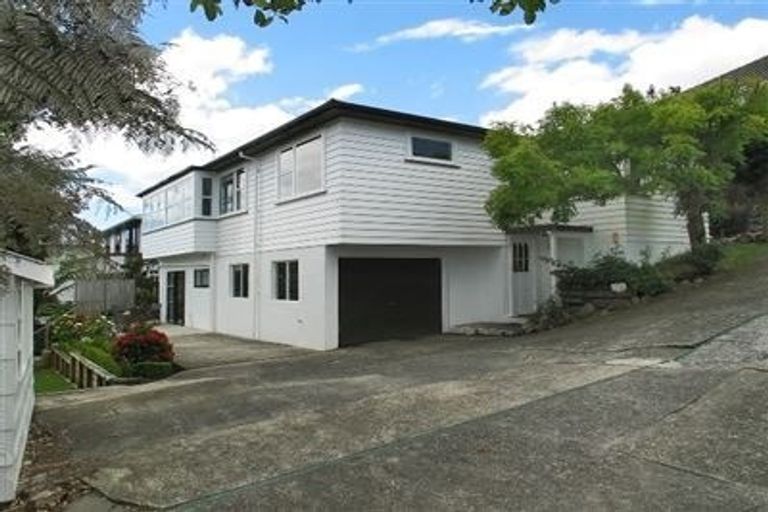 Photo of property in 19a Tawa Terrace, Tawa, Wellington, 5028