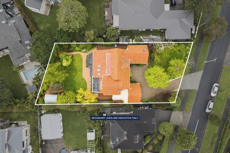 Photo of property in 4 Palmer Crescent, Mission Bay, Auckland, 1071