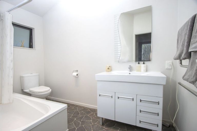 Photo of property in 293 Paremoremo Road, Paremoremo, Auckland, 0632