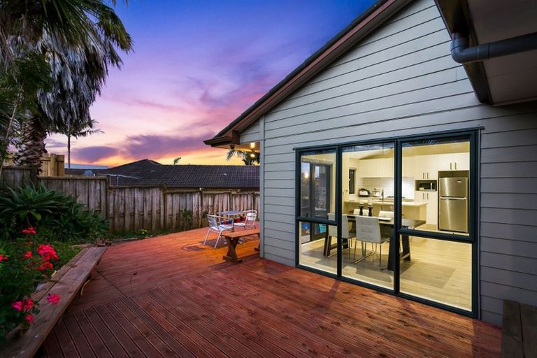 Photo of property in 24 Cinnabar Place, Westgate, Auckland, 0614