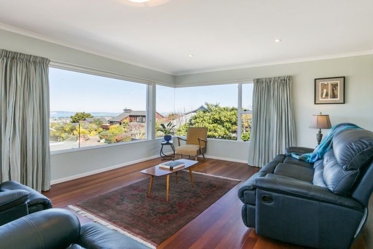 Photo of property in 12 Ormond Road, Hospital Hill, Napier, 4110