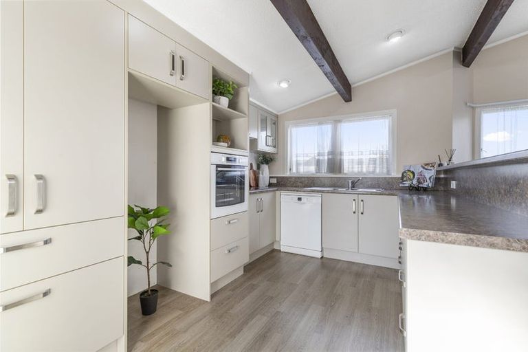 Photo of property in 262 Sandwich Road, St Andrews, Hamilton, 3200