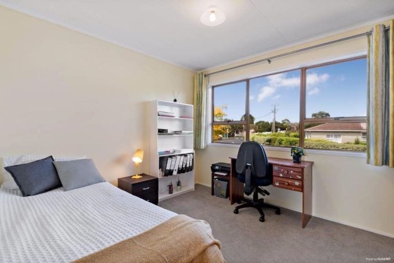 Photo of property in 338 Royal Road, Massey, Auckland, 0614