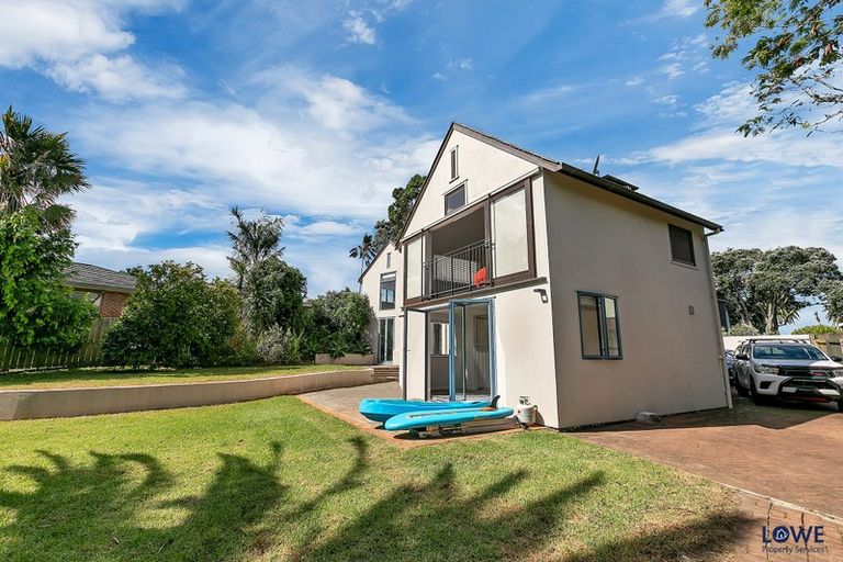 Photo of property in 480a Beach Road, Murrays Bay, Auckland, 0630