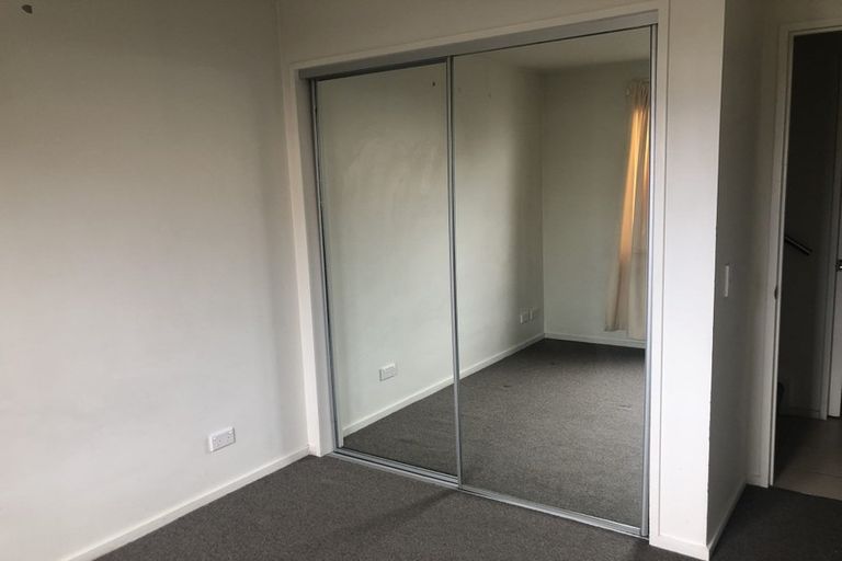 Photo of property in Arno Apartment, 1/8 Mckerrow Place, Sunshine Bay, Queenstown, 9300