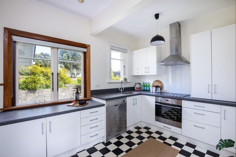 Photo of property in 8 Lynmouth Heights, Lynmouth, New Plymouth, 4310