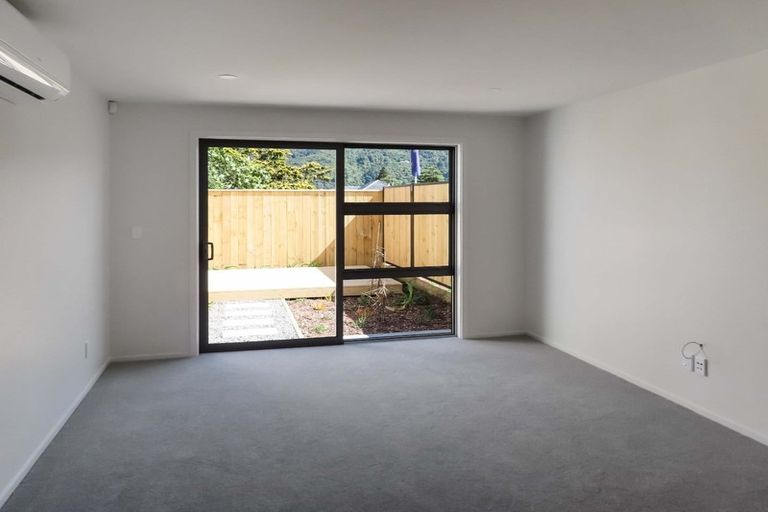 Photo of property in 17 Mcgrath Way, Taita, Lower Hutt, 5011
