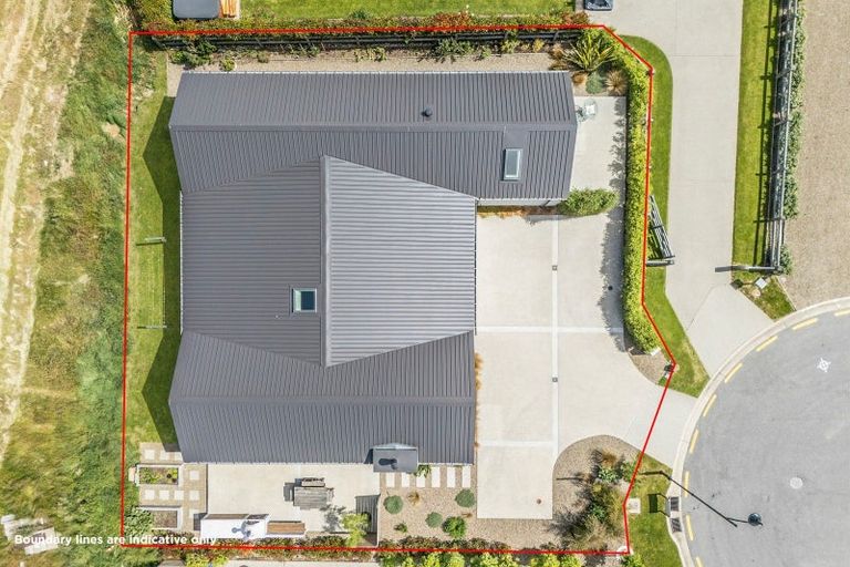 Photo of property in 9 Mcdonald Street, Wanaka, 9305