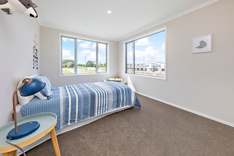 Photo of property in 22 Te Aparangi Road, Papakura, 2110
