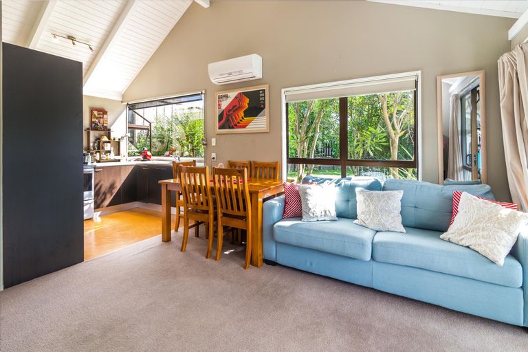 Photo of property in 2/44 Taupo View Road, Taupo, 3330