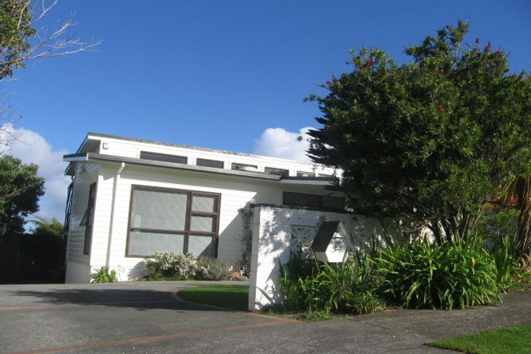 Photo of property in 34 Stanhope Grove, Korokoro, Lower Hutt, 5012