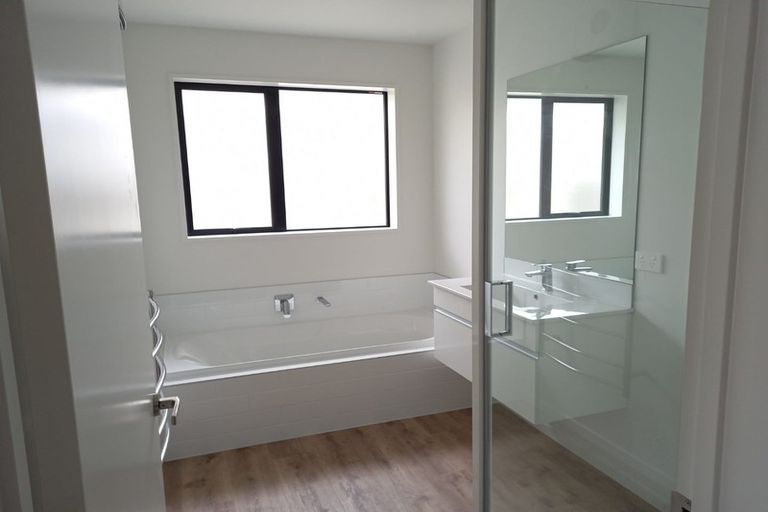 Photo of property in 80a Warren Crescent, Hillmorton, Christchurch, 8025