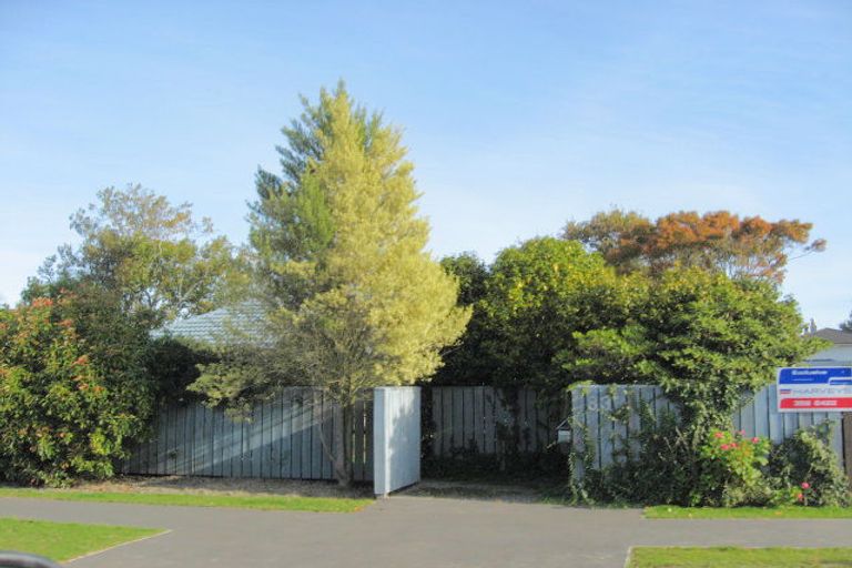 Photo of property in 83 Hamilton Avenue, Ilam, Christchurch, 8041