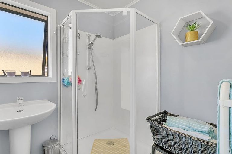 Photo of property in 71 Arahura Crescent, Waitangirua, Porirua, 5024