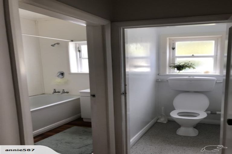 Photo of property in 42 Hinau Street, Woburn, Lower Hutt, 5011