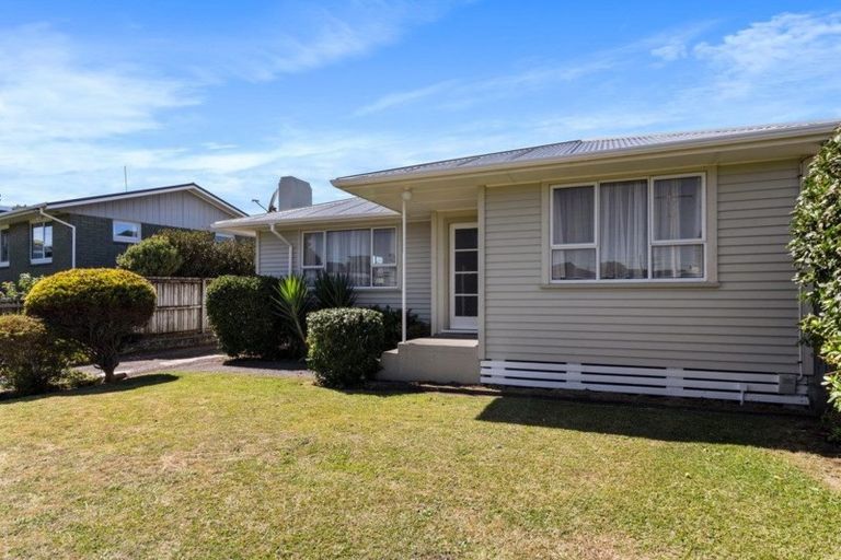 Photo of property in 20 Rospeath Crescent, Spotswood, New Plymouth, 4310