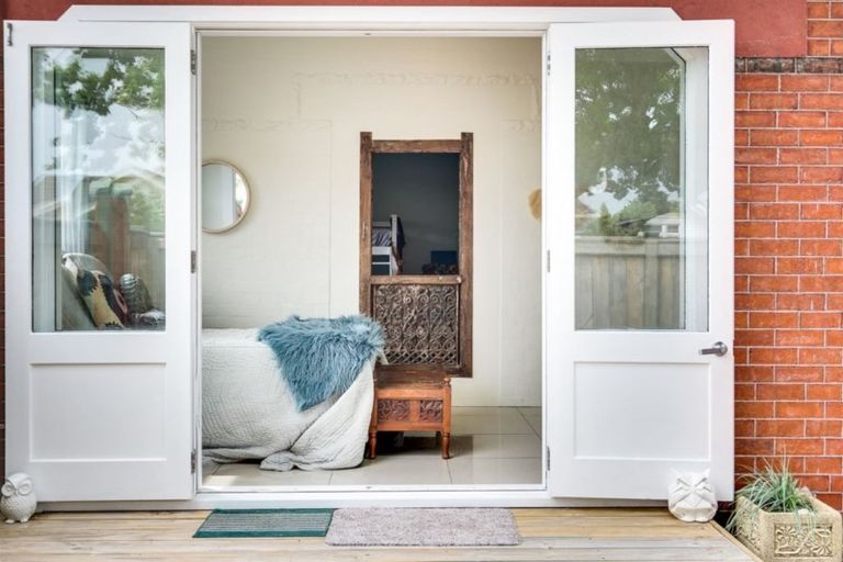 Photo of property in 15 Shamrock Street, Napier South, Napier, 4110