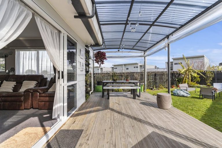 Photo of property in 1/11 Volta Place, Clendon Park, Auckland, 2103