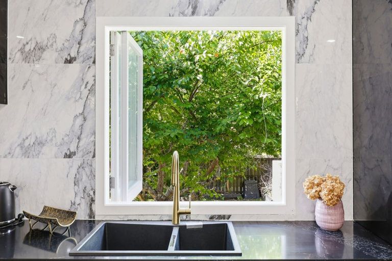 Photo of property in 2/135 Bucklands Beach Road, Bucklands Beach, Auckland, 2012