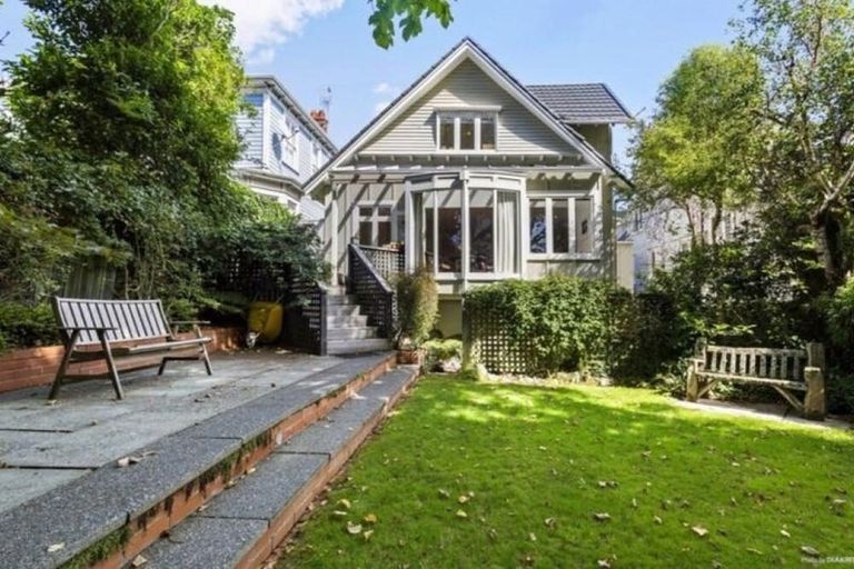 Photo of property in 60 Hobson Street, Thorndon, Wellington, 6011