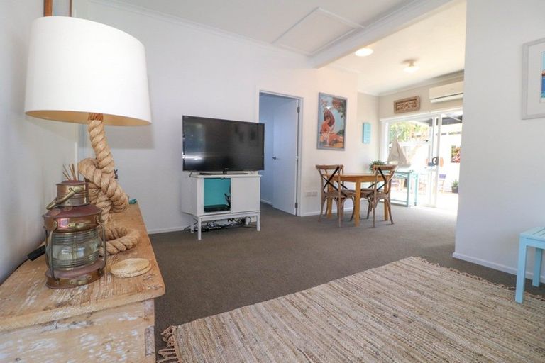 Photo of property in 6 Aputa Avenue, Te Puru, Thames, 3575