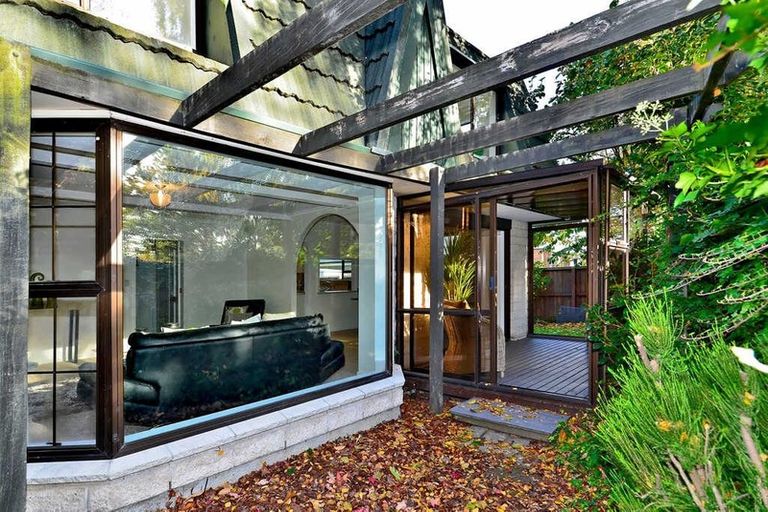 Photo of property in 1/10 Rembrandt Place, Burnside, Christchurch, 8053