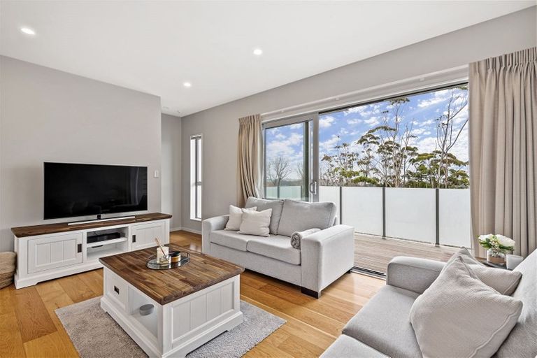 Photo of property in 8/147 Albany Highway, Unsworth Heights, Auckland, 0632