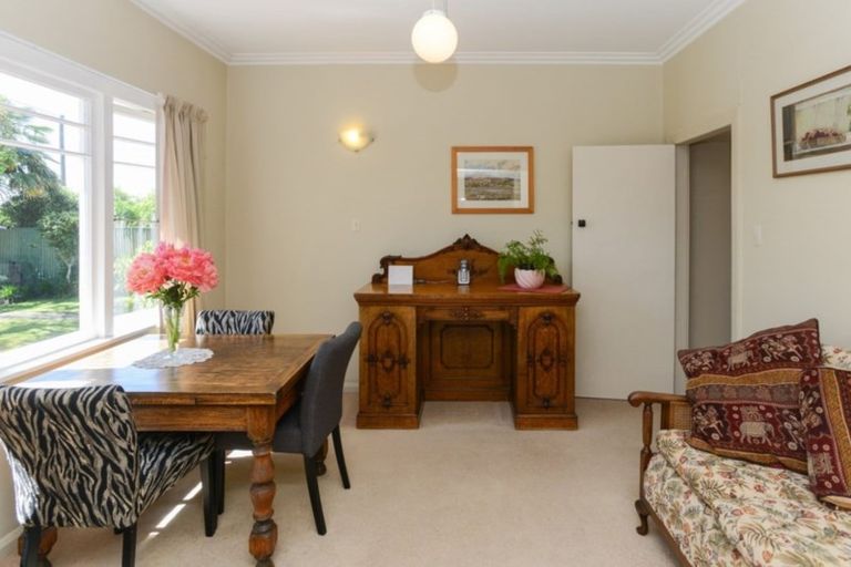 Photo of property in 216 Saint Leonards Avenue, Saint Leonards, Hastings, 4120