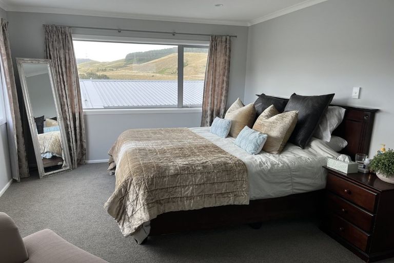 Photo of property in 8 Prestwich Rise, Churton Park, Wellington, 6037