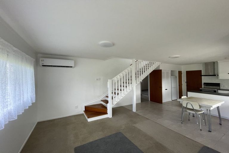 Photo of property in 1/4 Landseer Place, Blockhouse Bay, Auckland, 0600