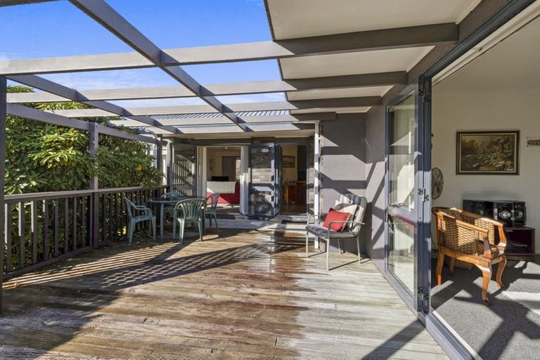 Photo of property in 3 Maple Crescent, Whalers Gate, New Plymouth, 4310