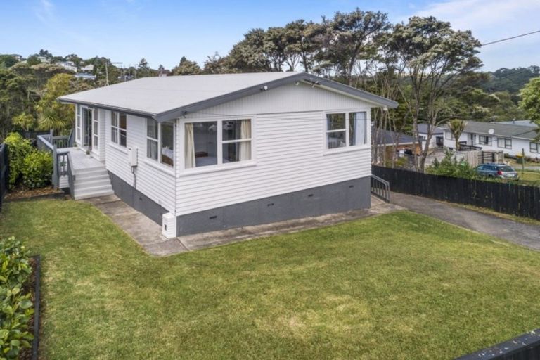 Photo of property in 1/14 Windy Ridge Road, Glenfield, Auckland, 0629