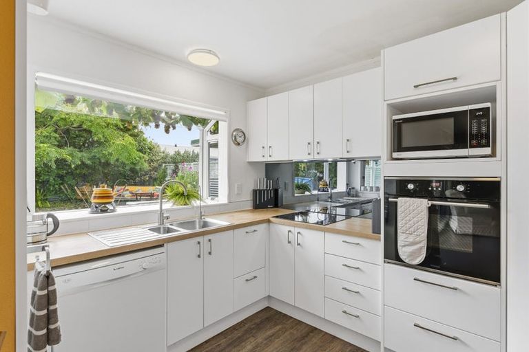 Photo of property in 49a Olive Terrace, Paraparaumu Beach, Paraparaumu, 5032