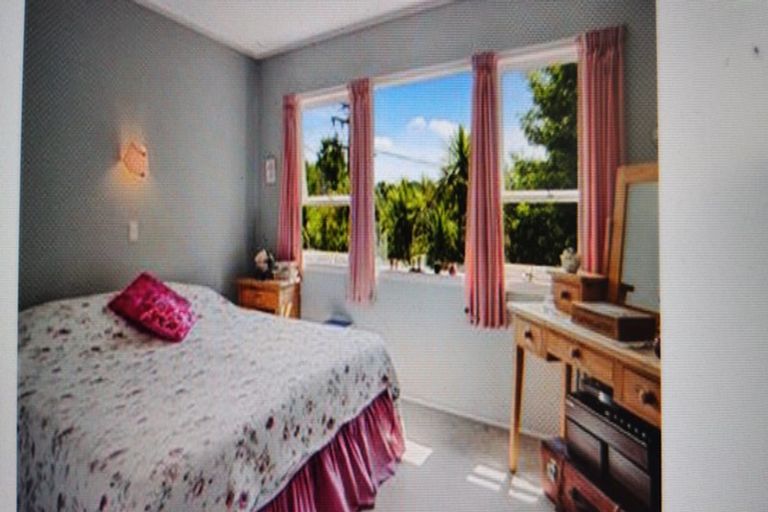 Photo of property in 16 Philson Terrace, Browns Bay, Auckland, 0630