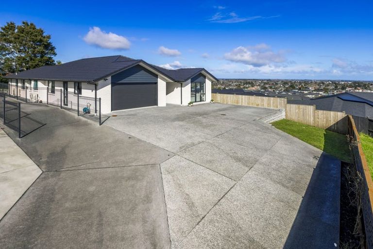 Photo of property in 55a Twin Parks Rise, Papakura, 2110