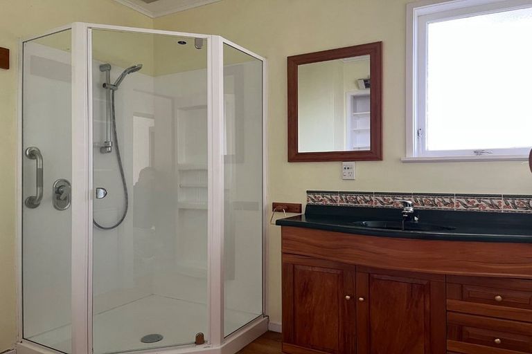 Photo of property in 6 Raines Avenue, Forrest Hill, Auckland, 0620