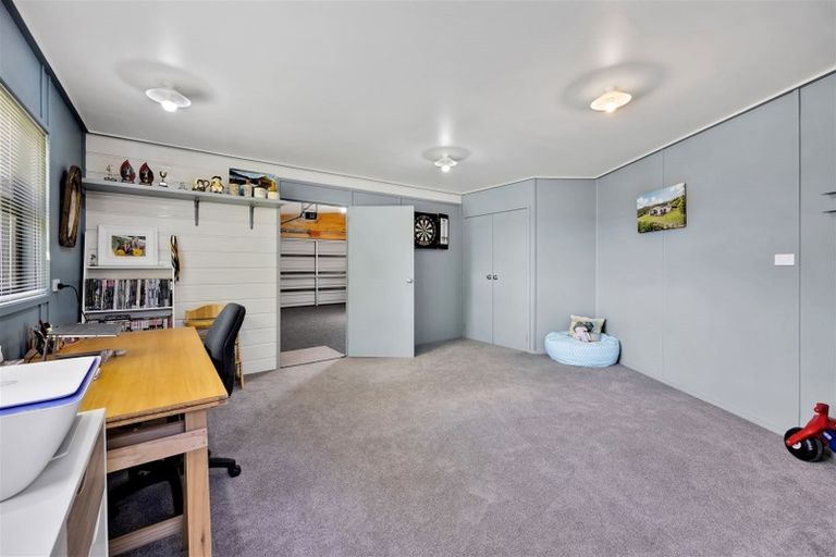 Photo of property in 11 Highfield Place, Highlands Park, New Plymouth, 4312