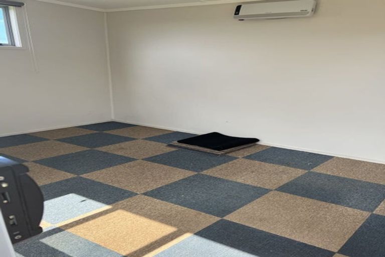 Photo of property in 10 Coronation Road, Glenfield, Auckland, 0627