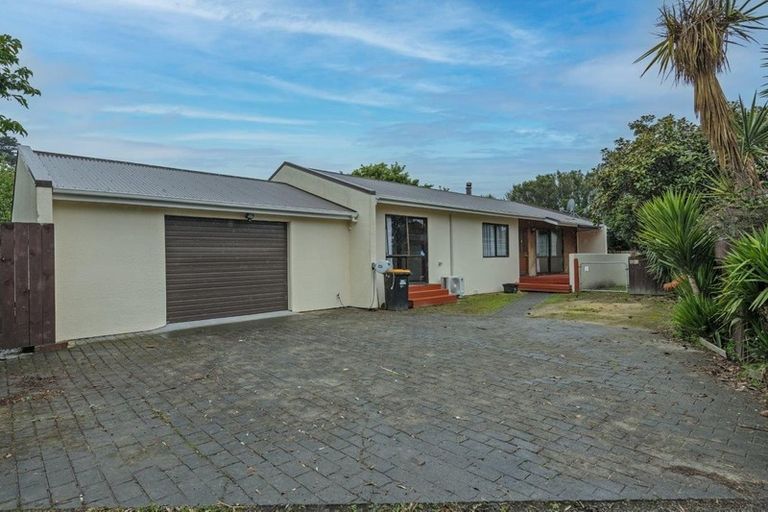 Photo of property in 134 John F Kennedy Drive, Milson, Palmerston North, 4414