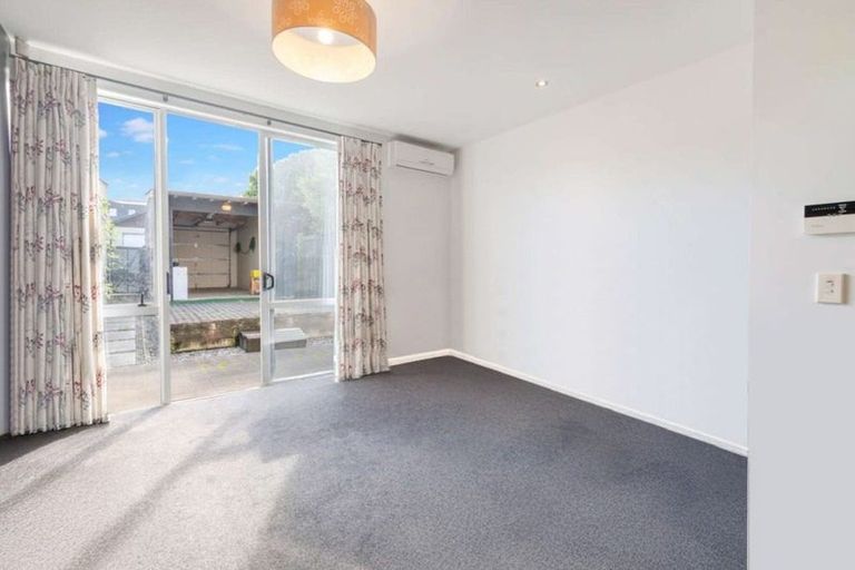 Photo of property in 42 Kirikiri Lane, East Tamaki, Auckland, 2013