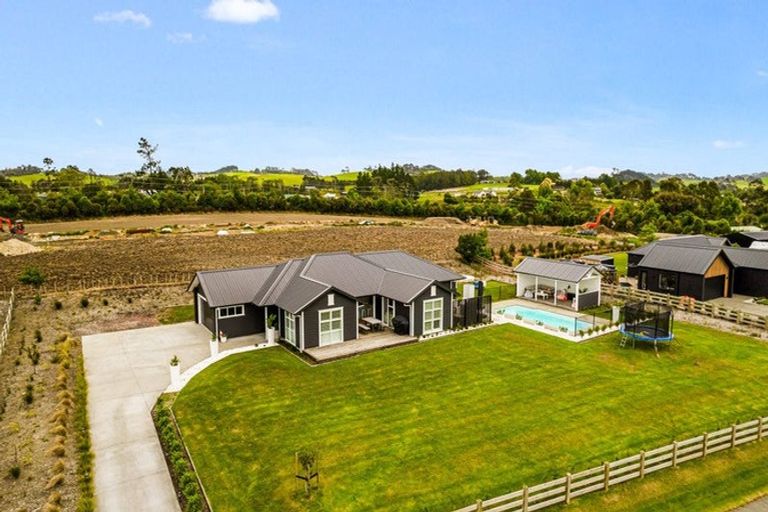 Photo of property in 33 Awatiro Drive, Kaukapakapa, 0871