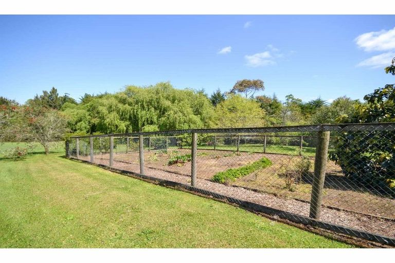 Photo of property in 68 Wiroa Road, Kerikeri, 0293